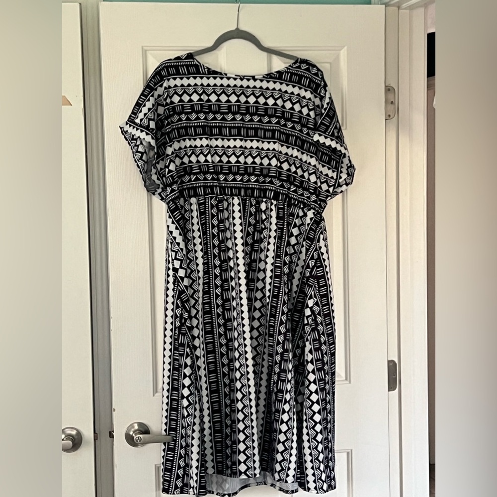 Women’s plus midi dress